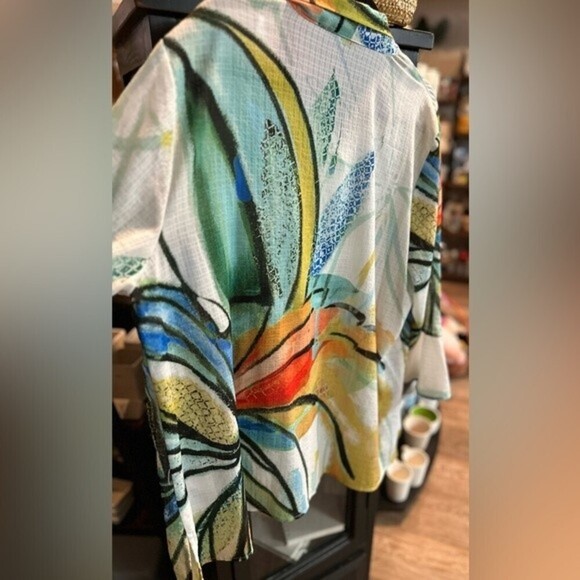 Ali Miles Artsy Graphic Tropical Floral Lightweight Tunic Button Down Top - Picture 10 of 11